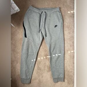 Nike Tech Fleece Joggers - Grey